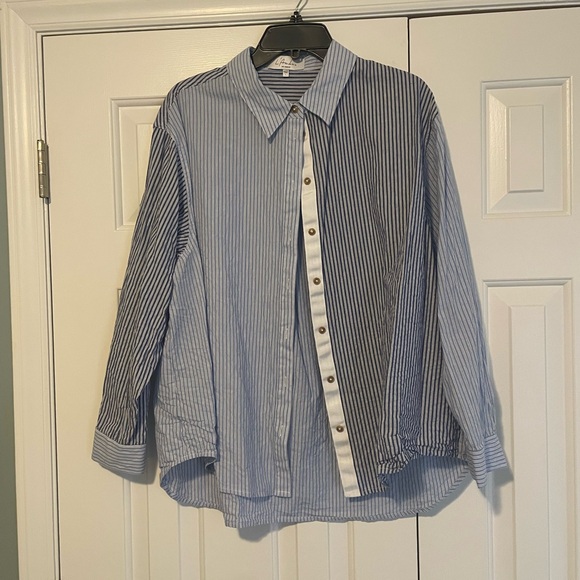 The Blaise Top by L’Academie - Picture 6 of 7